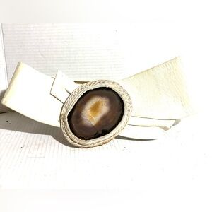 Handmade leather Elegant Cream Belt with Agate Stone Accent